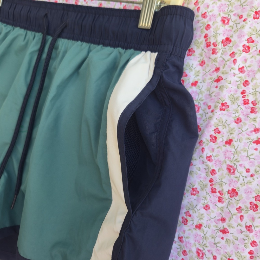 H&M Swim Trunks Men's‎ M Green Mesh Lined Drawstring Quick Dry Shorts Beach - Picture 2 of 8